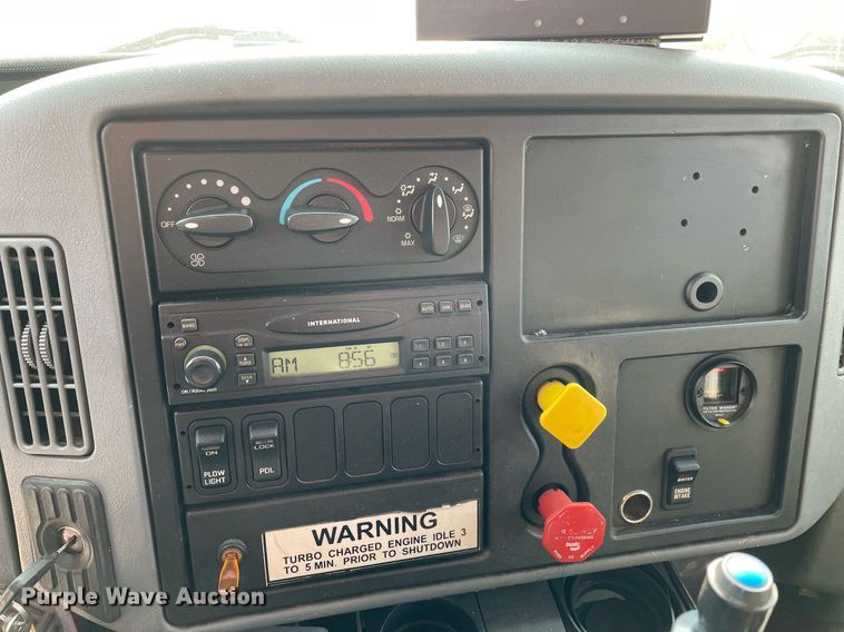 image for item NF9175 2007 International 7400  dump truck