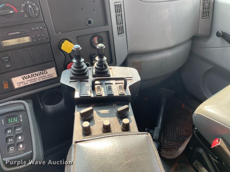 image for item NF9175 2007 International 7400  dump truck