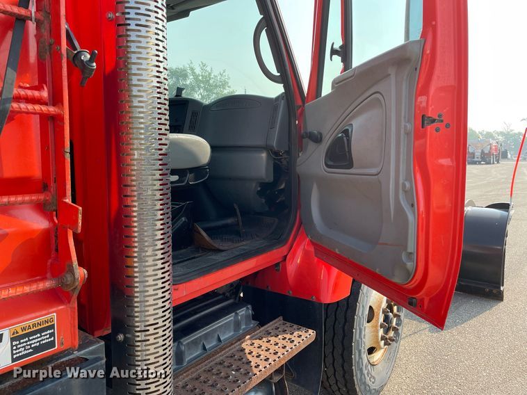 image for item NF9175 2007 International 7400  dump truck