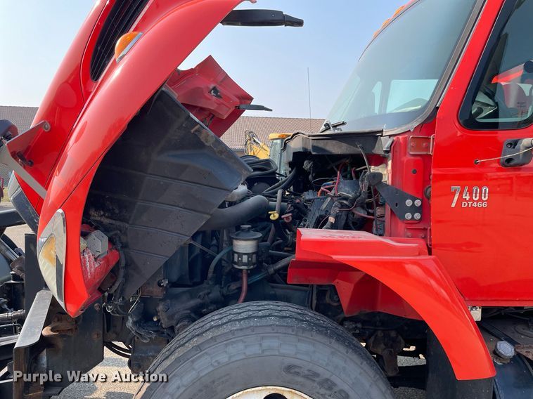 image for item NF9175 2007 International 7400  dump truck