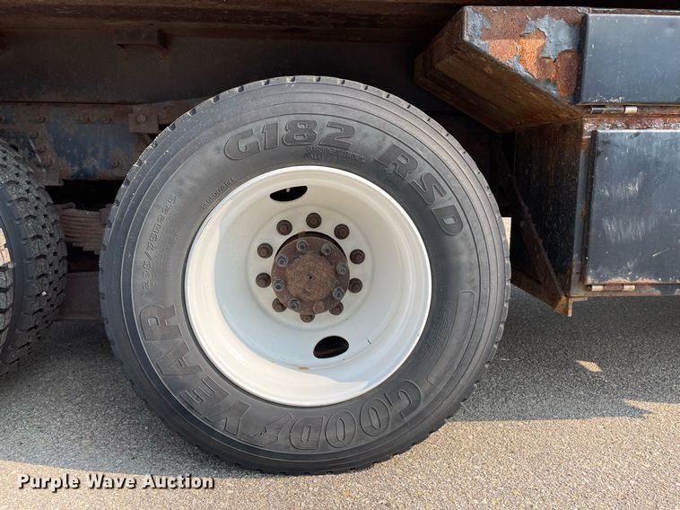 image for item NF9175 2007 International 7400  dump truck