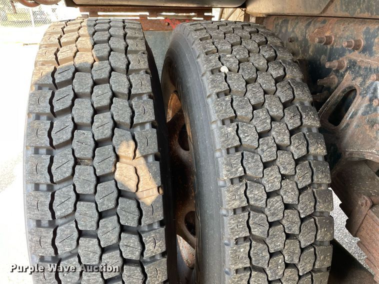 image for item NF9175 2007 International 7400  dump truck