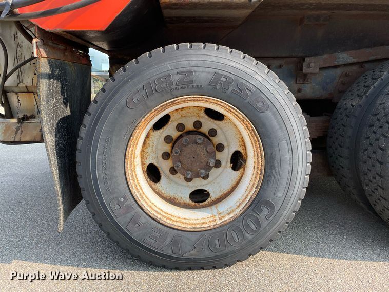 image for item NF9175 2007 International 7400  dump truck