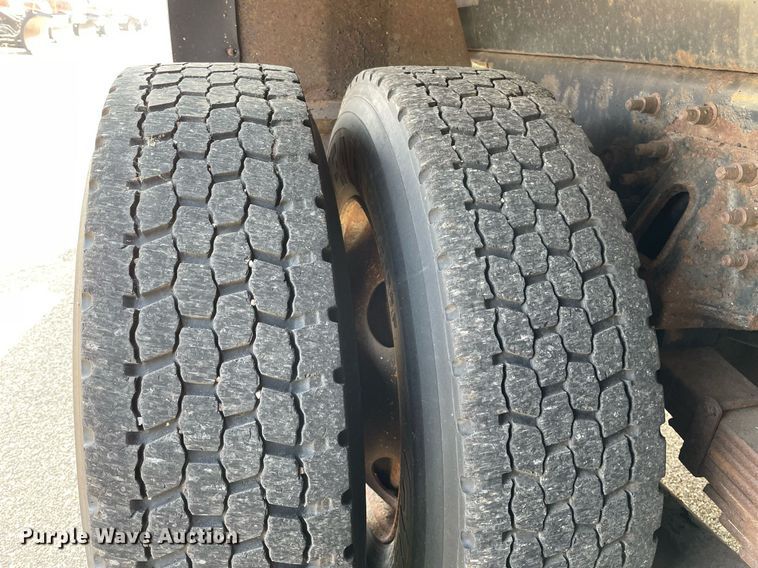 image for item NF9175 2007 International 7400  dump truck