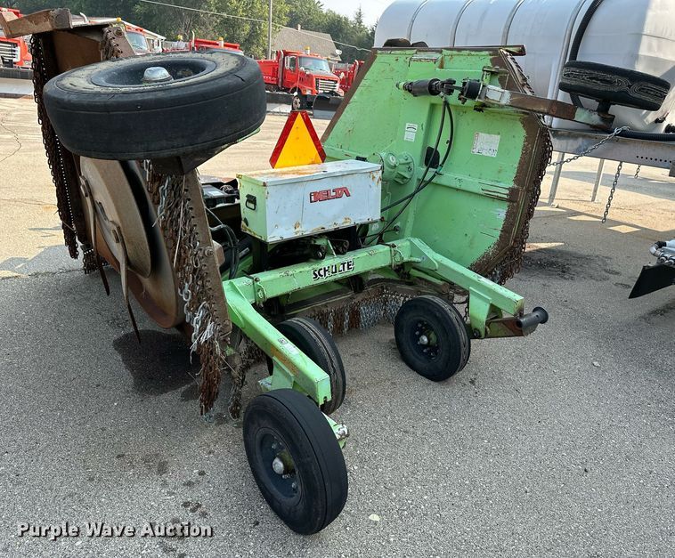 image for item NF9176 2006 Schulte XH1500  batwing rotary mower