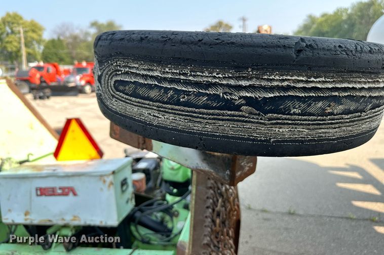 image for item NF9176 2006 Schulte XH1500  batwing rotary mower