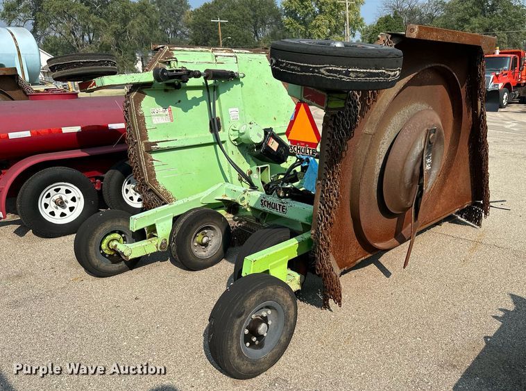 image for item NF9177 2006 Schulte XH1500  batwing rotary mower