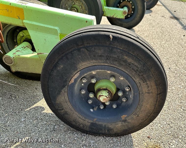 image for item NF9177 2006 Schulte XH1500  batwing rotary mower