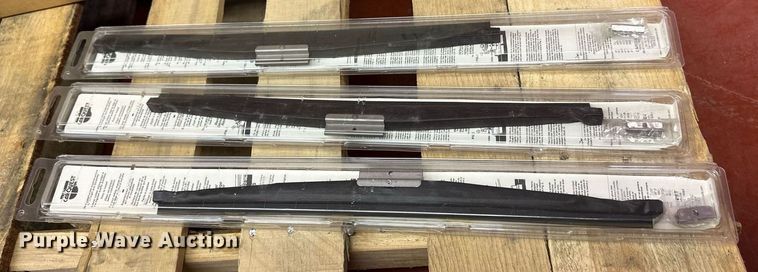 image for item NF9181 (3) CarQuest 656-150 windshield wiper blades
