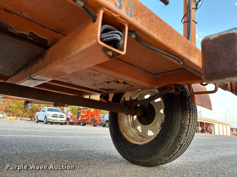 image for item NF9212 2003 Ver-Mac ST4825  arrow board trailer