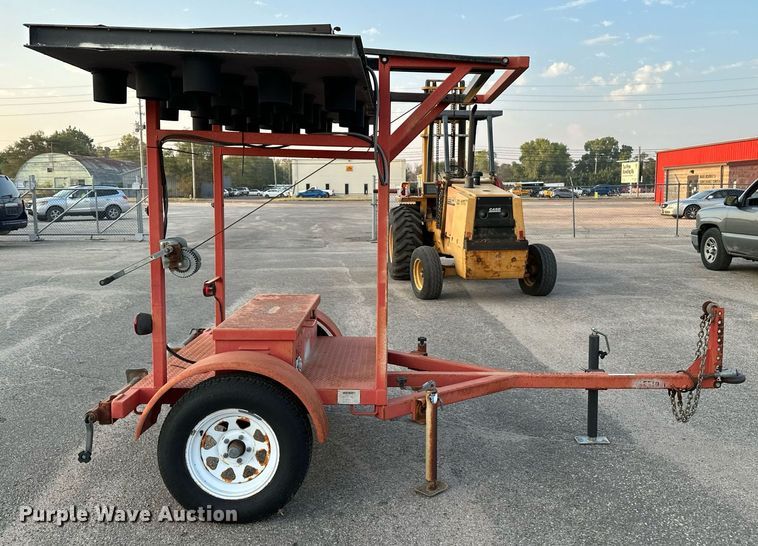 image for item NF9213 2002 Ver-Mac ST4825  arrow board trailer