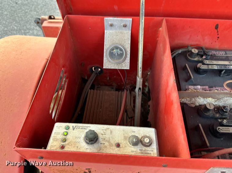 image for item NF9213 2002 Ver-Mac ST4825  arrow board trailer