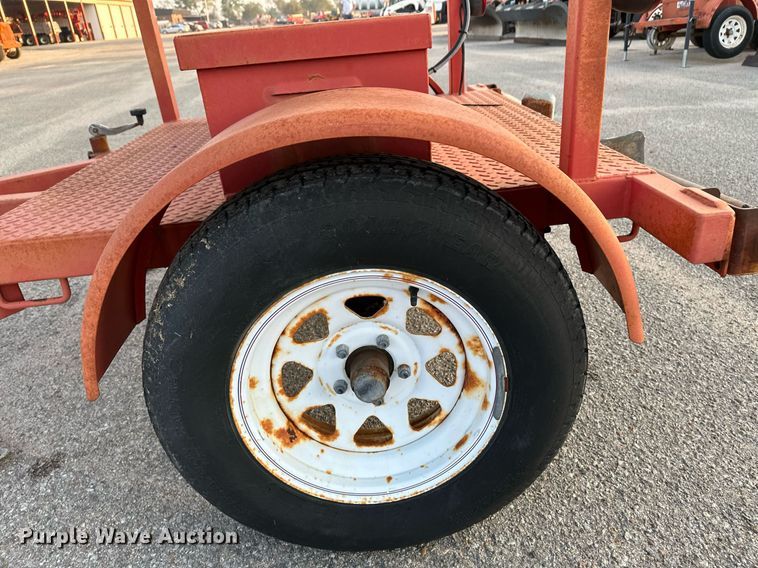 image for item NF9213 2002 Ver-Mac ST4825  arrow board trailer