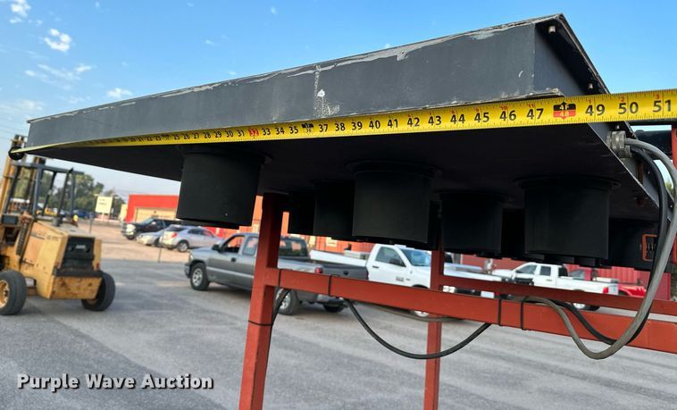 image for item NF9214 2001 Ver-Mac ST4825  arrow board trailer