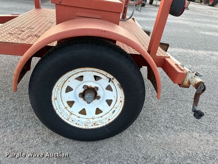 image for item NF9214 2001 Ver-Mac ST4825  arrow board trailer