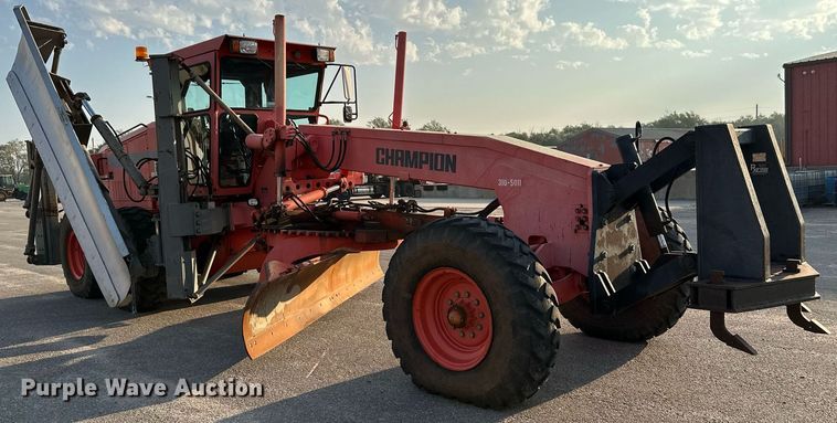 image for item NF9215 2001 Champion 710A  motor grader