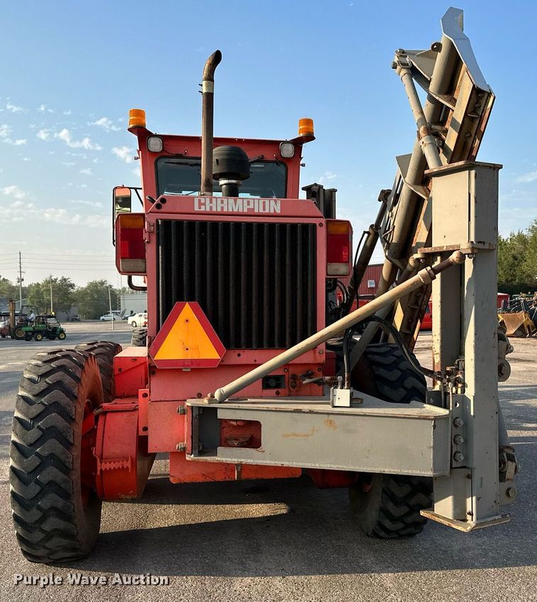 image for item NF9215 2001 Champion 710A  motor grader