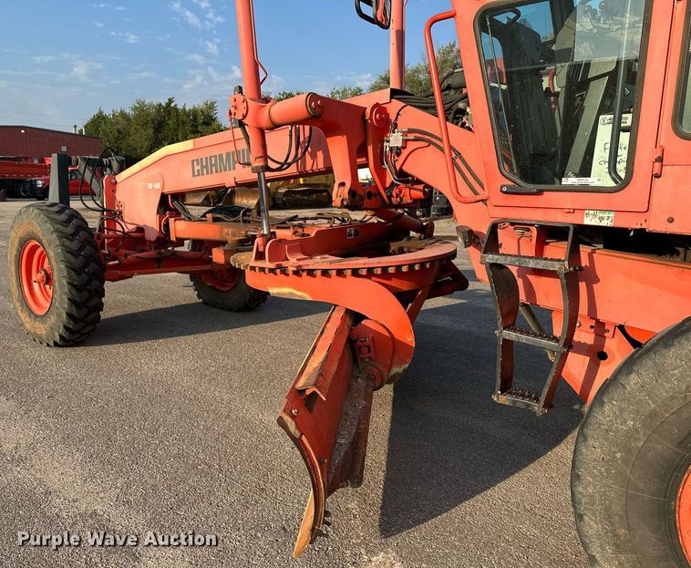 image for item NF9215 2001 Champion 710A  motor grader