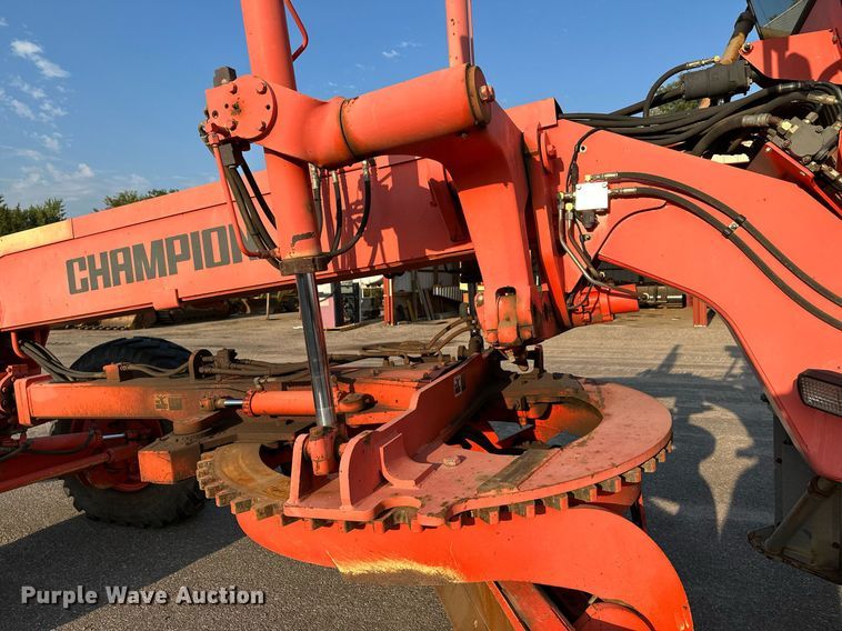 image for item NF9215 2001 Champion 710A  motor grader