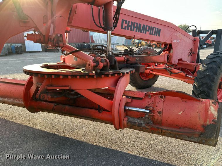 image for item NF9215 2001 Champion 710A  motor grader