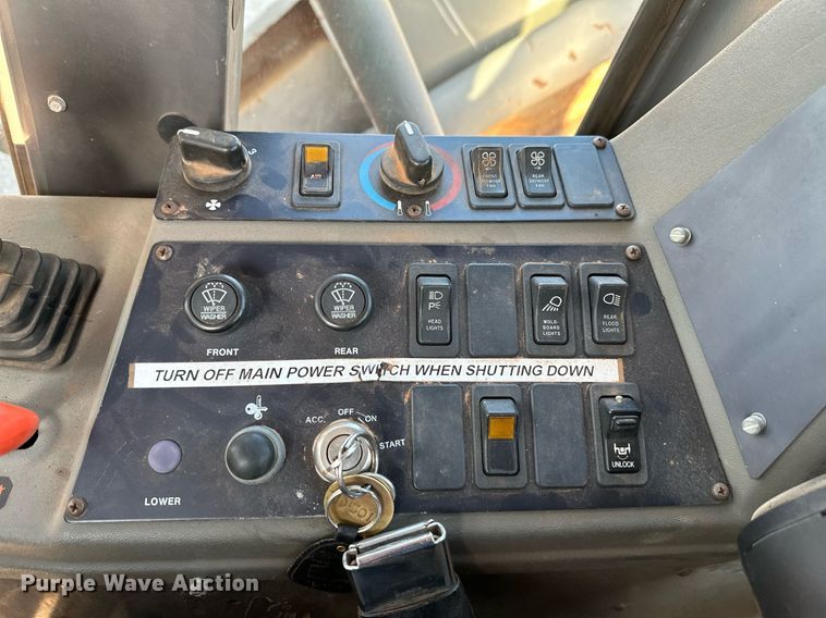 image for item NF9215 2001 Champion 710A  motor grader