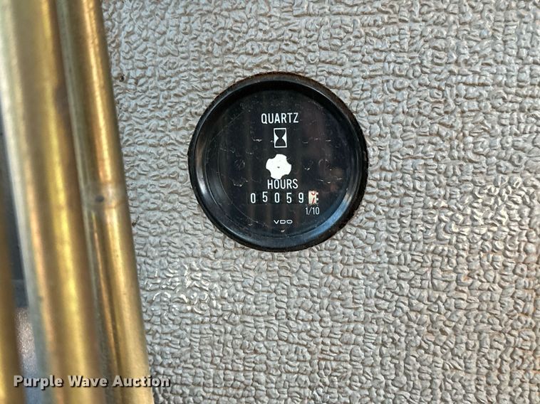 image for item NF9215 2001 Champion 710A  motor grader