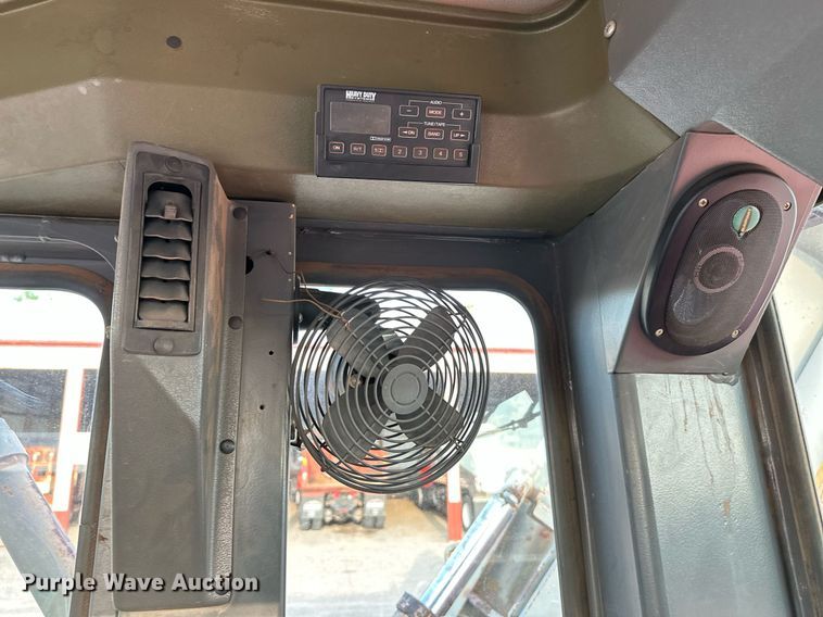 image for item NF9215 2001 Champion 710A  motor grader