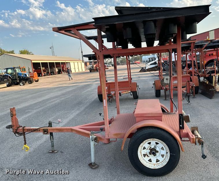 image for item NF9216 2004 Ver-Mac ST4825  arrow board trailer