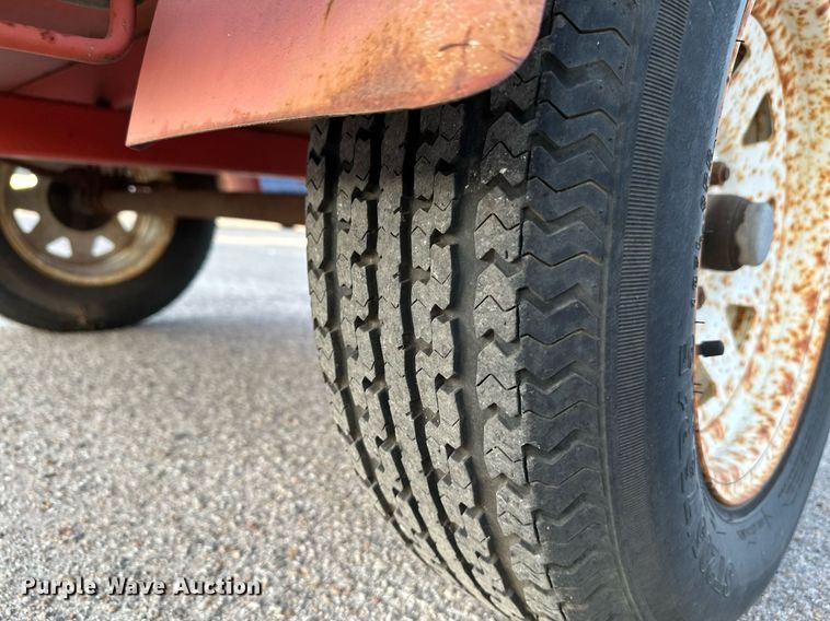 image for item NF9216 2004 Ver-Mac ST4825  arrow board trailer