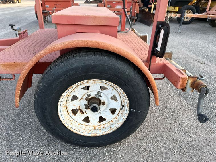 image for item NF9216 2004 Ver-Mac ST4825  arrow board trailer