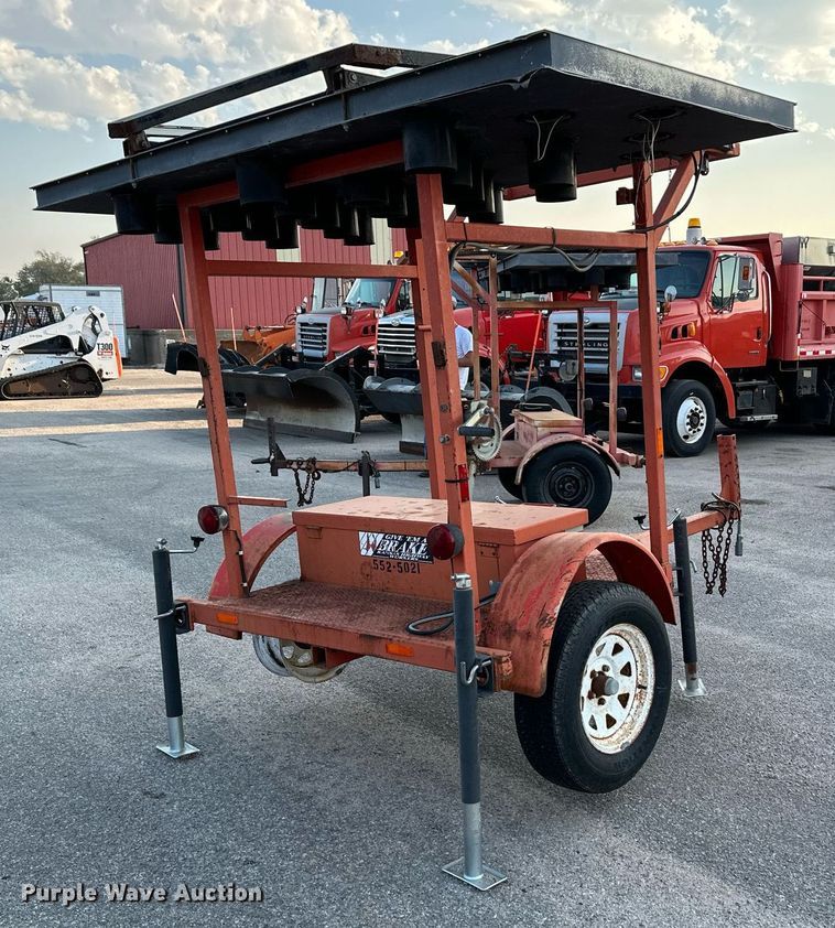 image for item NF9217 2001 Ver-Mac ST4825  arrow board trailer