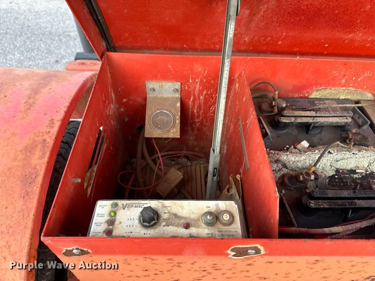 image for item NF9217 2001 Ver-Mac ST4825  arrow board trailer