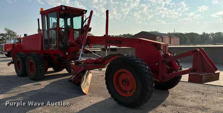 image for item NF9219 1997 Galion 830B  motor grader