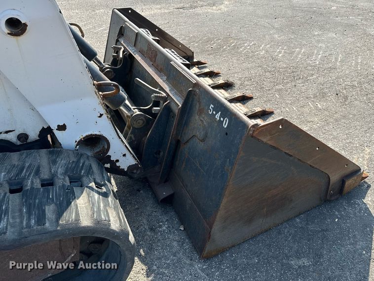 image for item NF9224 2009 Bobcat T300  tracked skid steer loader