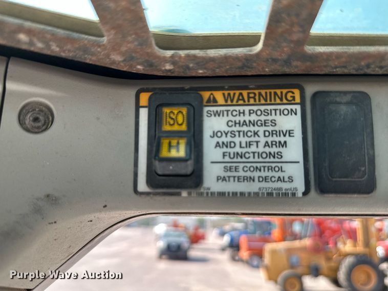 image for item NF9224 2009 Bobcat T300  tracked skid steer loader