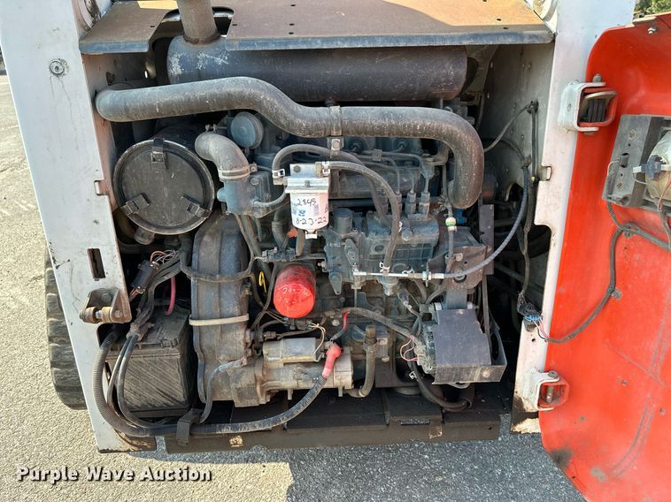 image for item NF9224 2009 Bobcat T300  tracked skid steer loader