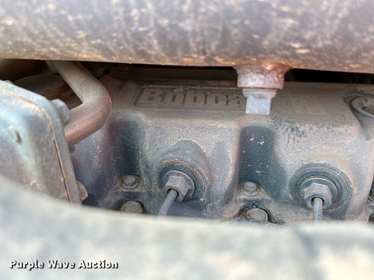 image for item NF9224 2009 Bobcat T300  tracked skid steer loader