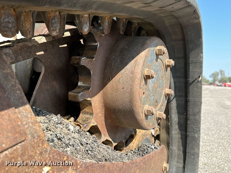 image for item NF9224 2009 Bobcat T300  tracked skid steer loader