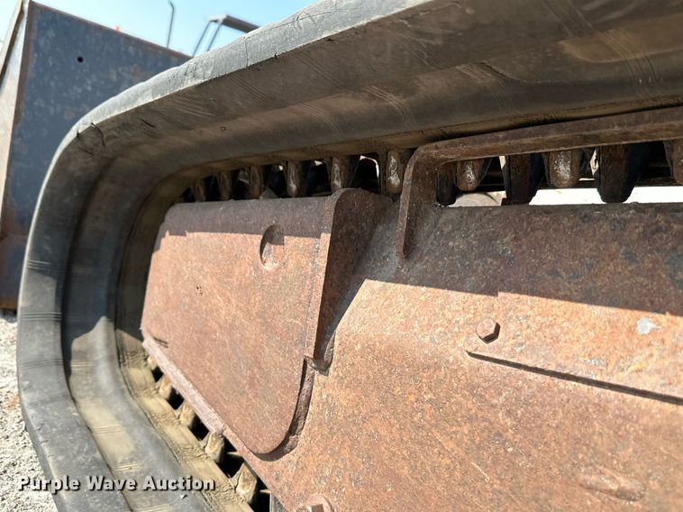 image for item NF9224 2009 Bobcat T300  tracked skid steer loader