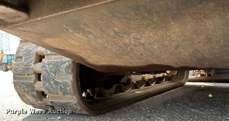 image for item NF9224 2009 Bobcat T300  tracked skid steer loader