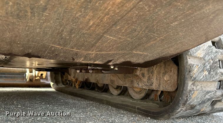 image for item NF9224 2009 Bobcat T300  tracked skid steer loader