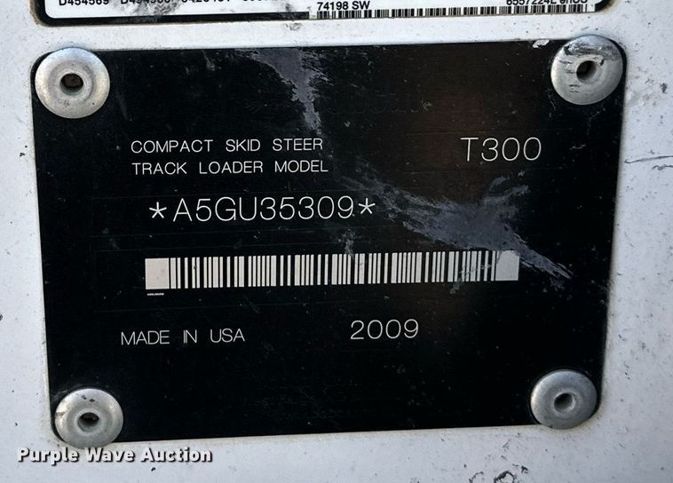 image for item NF9224 2009 Bobcat T300  tracked skid steer loader