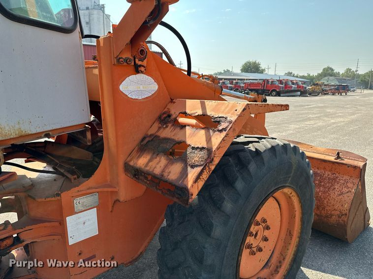 image for item NF9225 1995 Fiat-Allis FR70  wheel loader