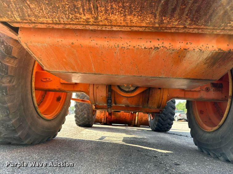 image for item NF9225 1995 Fiat-Allis FR70  wheel loader