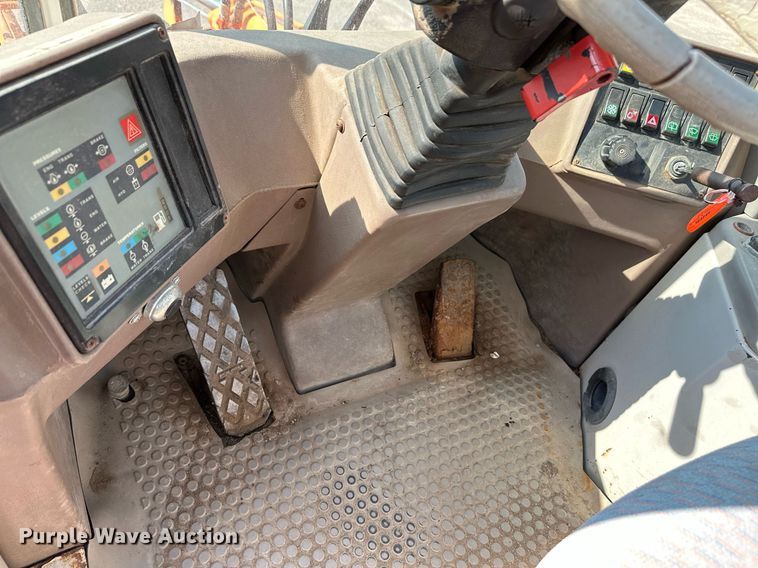 image for item NF9225 1995 Fiat-Allis FR70  wheel loader