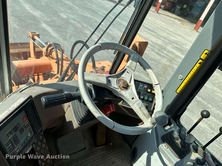 image for item NF9225 1995 Fiat-Allis FR70  wheel loader