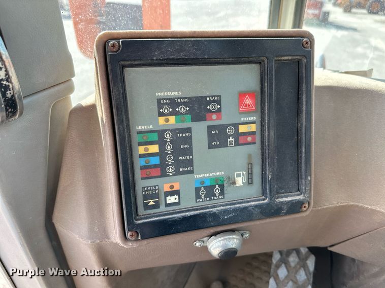 image for item NF9225 1995 Fiat-Allis FR70  wheel loader