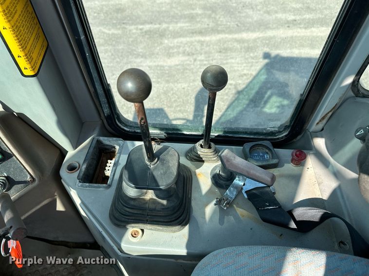 image for item NF9225 1995 Fiat-Allis FR70  wheel loader