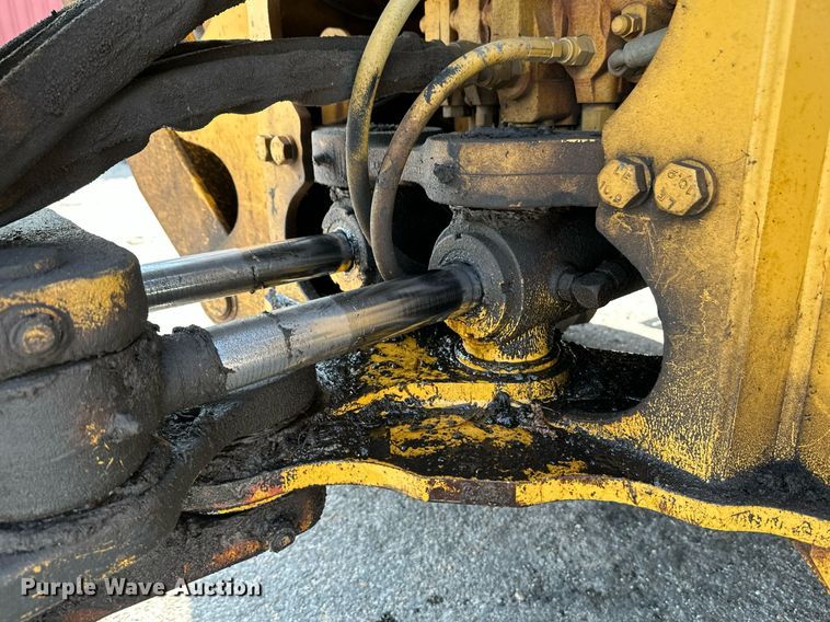 image for item NF9226 1999 John Deere 310E  backhoe