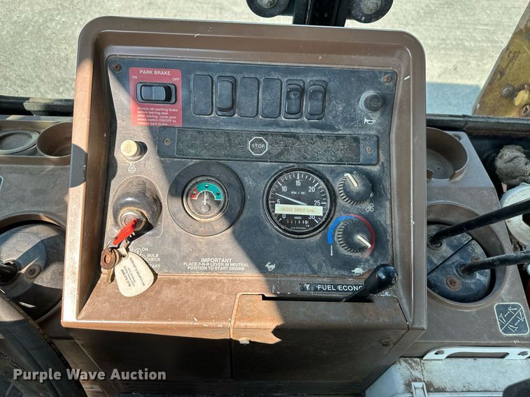 image for item NF9226 1999 John Deere 310E  backhoe